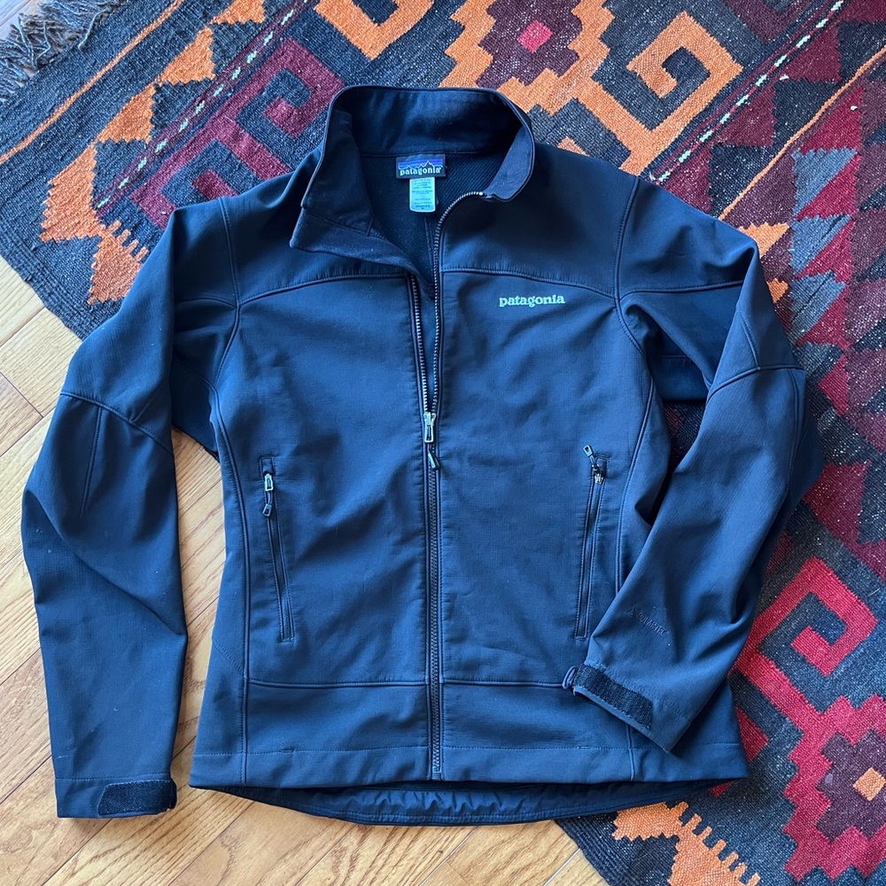 Patagonia women’s soft shell jacket coat - black M Medium